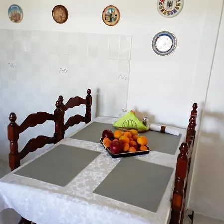 Apartment Leah Gerakini