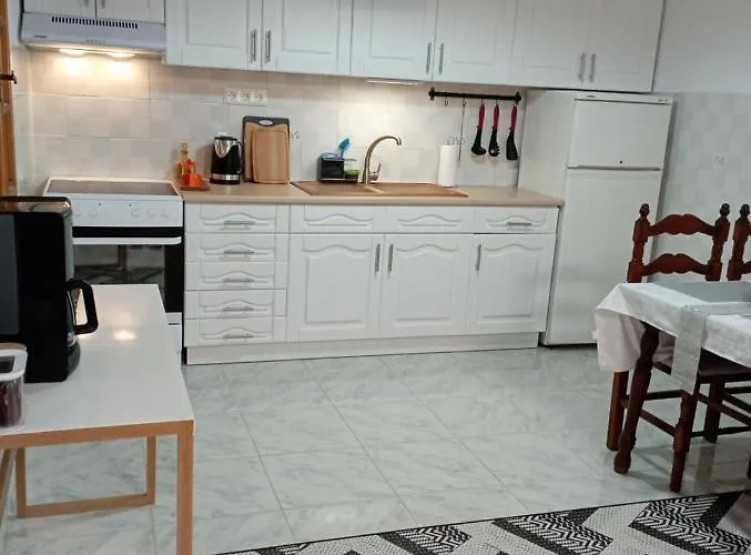 Leah * Γερακινή